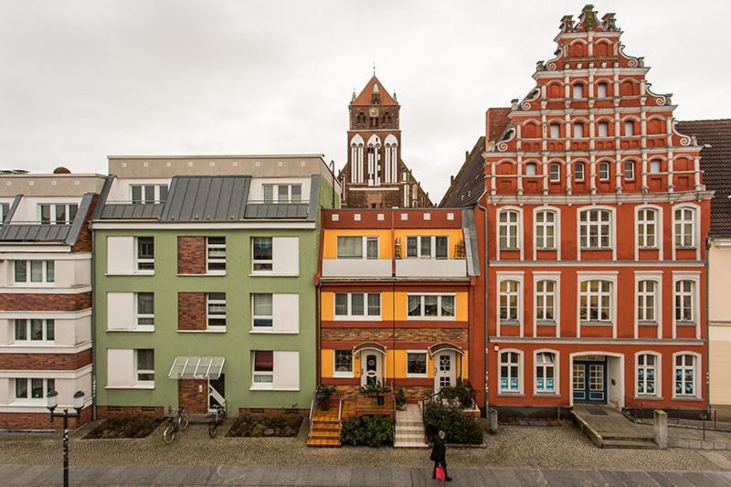 H&H Apartments Im Herzen Der Stadt Teilweise Mit Balkon Ruhig Zentral Modern Mit Kueche جرايفسفالد المظهر الخارجي الصورة