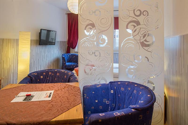 H&H Apartments Im Herzen Der Stadt Teilweise Mit Balkon Ruhig Zentral Modern Mit Kueche جرايفسفالد المظهر الخارجي الصورة