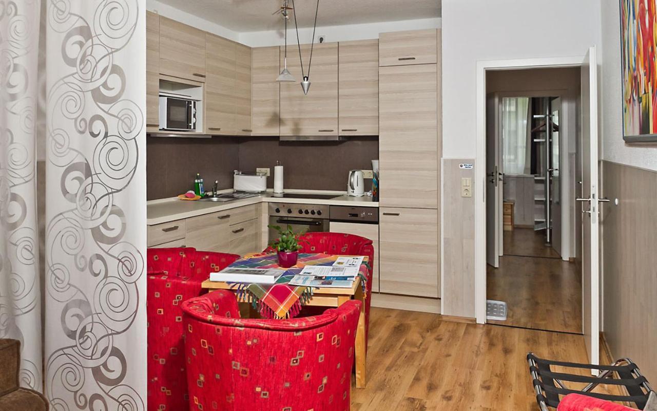 H&H Apartments Im Herzen Der Stadt Teilweise Mit Balkon Ruhig Zentral Modern Mit Kueche جرايفسفالد المظهر الخارجي الصورة