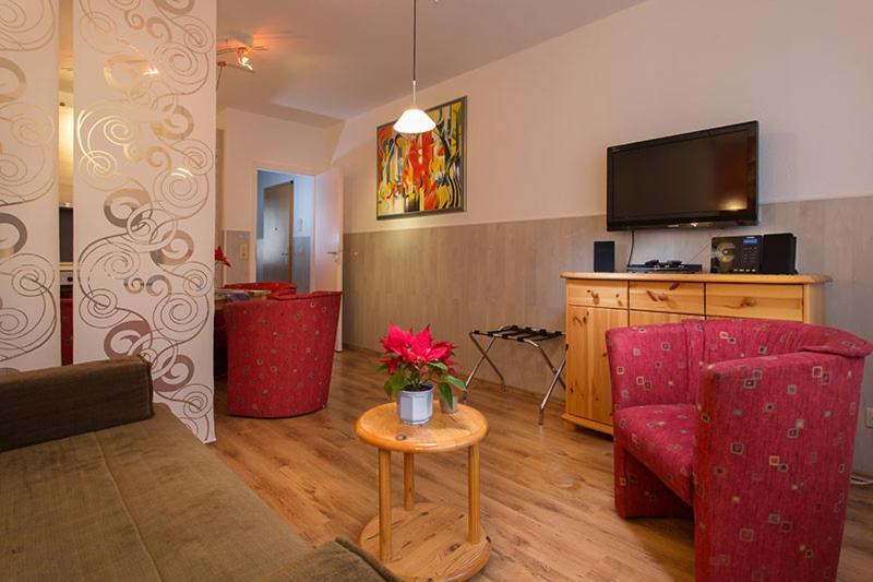 H&H Apartments Im Herzen Der Stadt Teilweise Mit Balkon Ruhig Zentral Modern Mit Kueche جرايفسفالد المظهر الخارجي الصورة